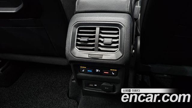 Volkswagen Tiguan 2018 — photo 19