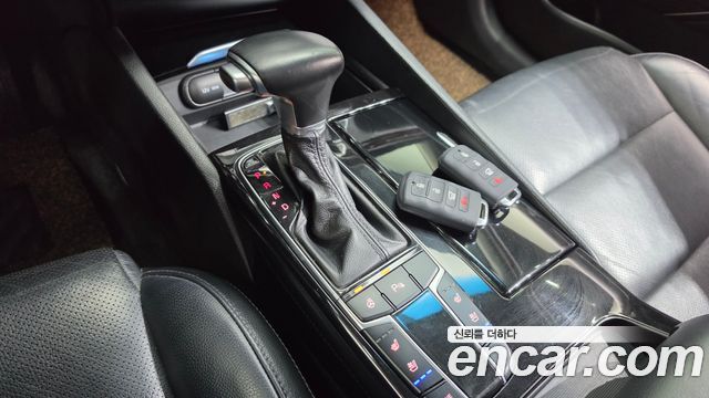 Kia K7 2016 — photo 12