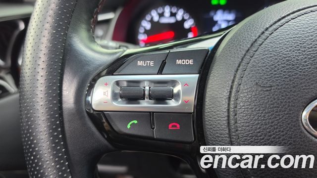 Kia K7 2016 — photo 21