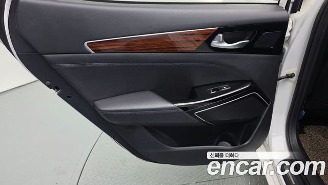 Kia K7 2016 — photo 15
