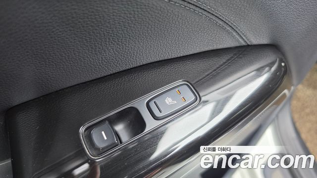Kia K7 2016 — photo 29
