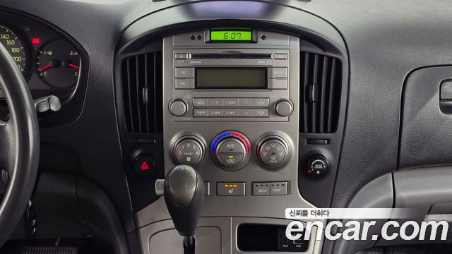 Hyundai Starex 2012 — photo 17
