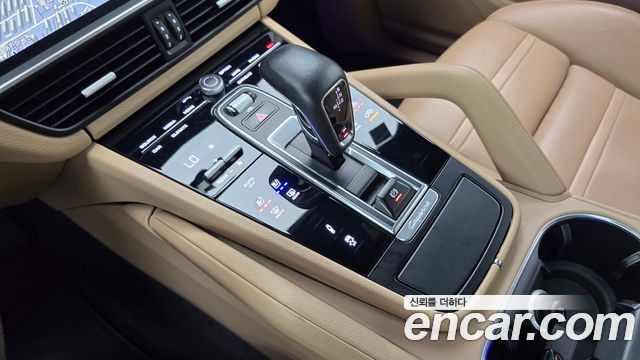Porsche Cayenne 2020 — photo 9