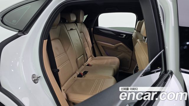 Porsche Cayenne 2020 — photo 12