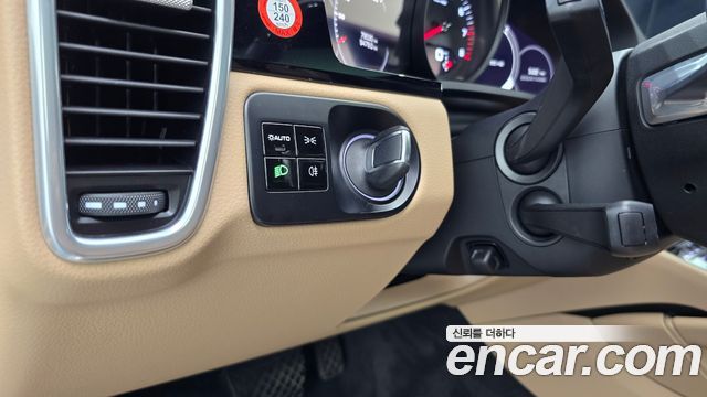 Porsche Cayenne 2020 — photo 16