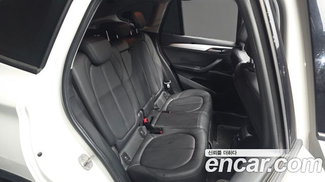 BMW X1 2016 — photo 12
