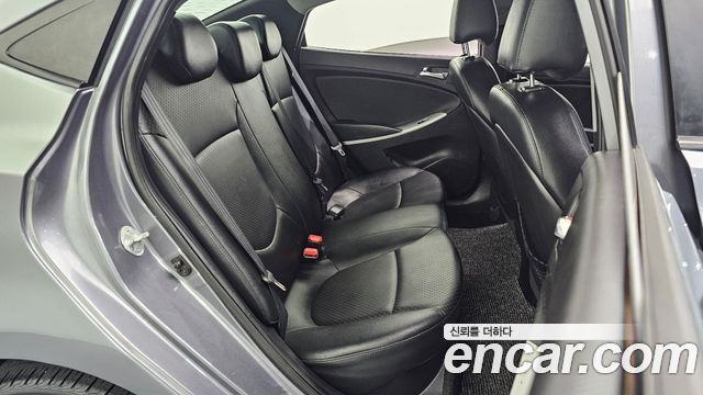 Hyundai Accent 2014 — photo 17