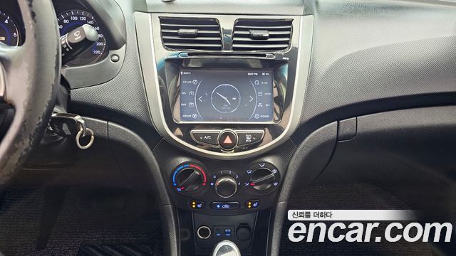 Hyundai Accent 2014 — photo 20