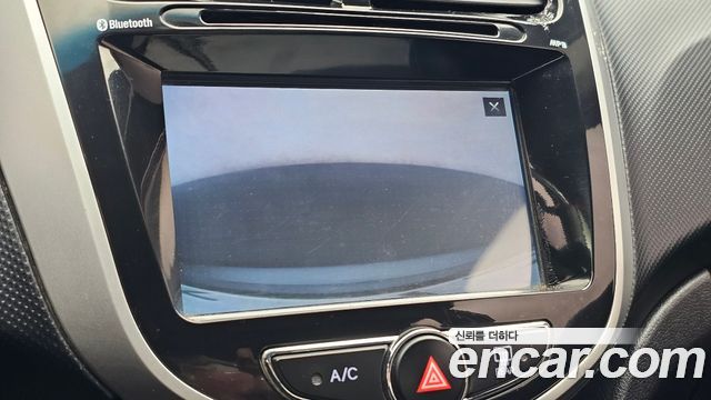 Hyundai Accent 2014 — photo 21