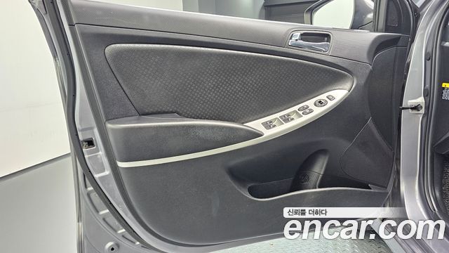 Hyundai Accent 2014 — photo 14