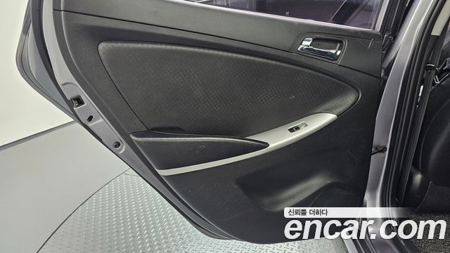 Hyundai Accent 2014 — photo 15