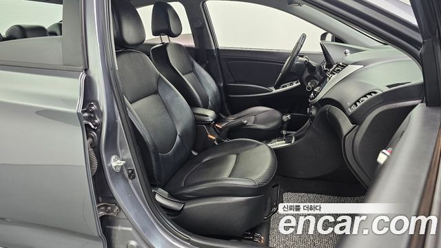 Hyundai Accent 2014 — photo 16