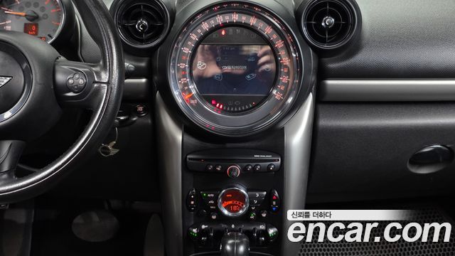 Mini Countryman 2016 — photo 14
