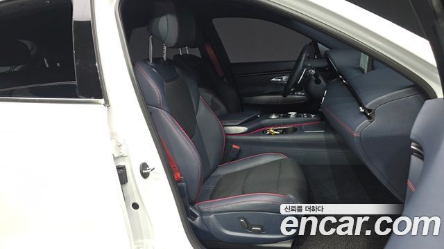 Genesis GV70 2022 — photo 17