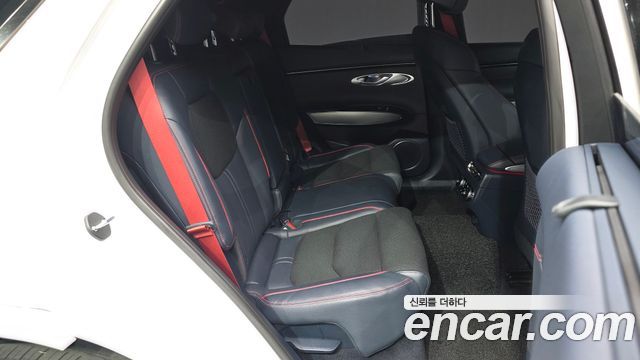 Genesis GV70 2022 — photo 18