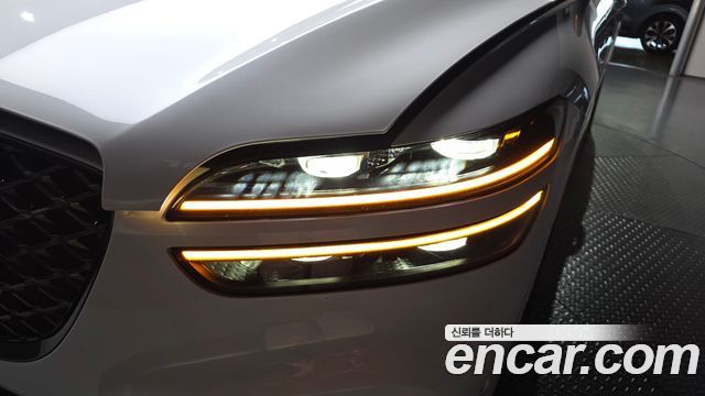 Genesis GV70 2022 — photo 8
