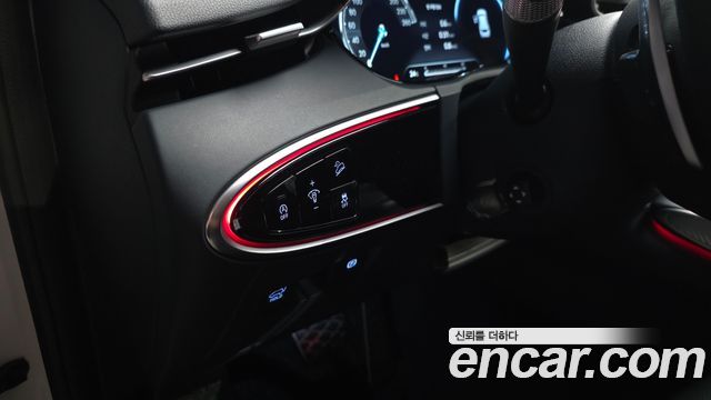 Genesis GV70 2022 — photo 28