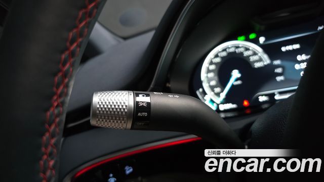 Genesis GV70 2022 — photo 30