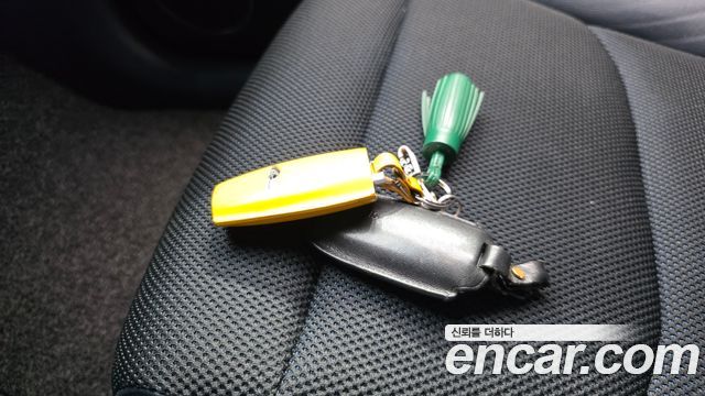 Genesis GV70 2022 — photo 35