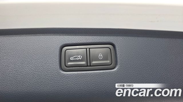 Genesis GV70 2022 — photo 36