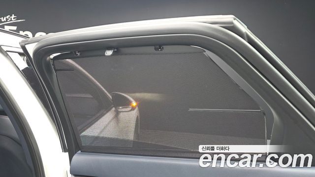 Genesis GV70 2022 — photo 37