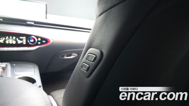 Genesis GV70 2022 — photo 38