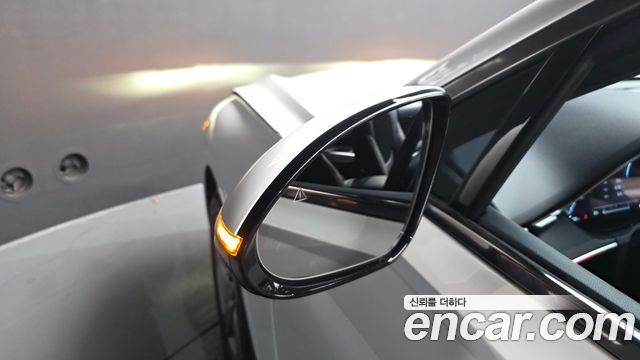 Genesis GV70 2022 — photo 39