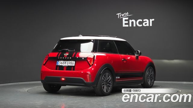 Mini Cooper 2025 — photo 2
