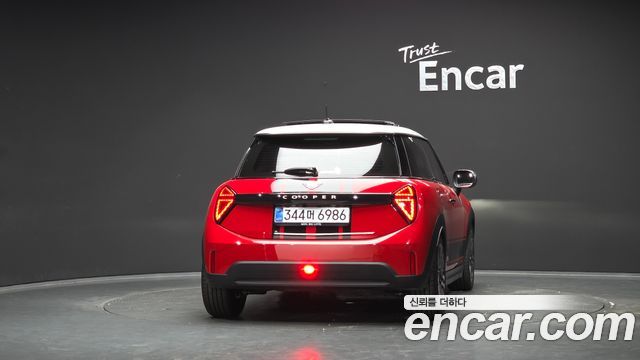 Mini Cooper 2025 — photo 4