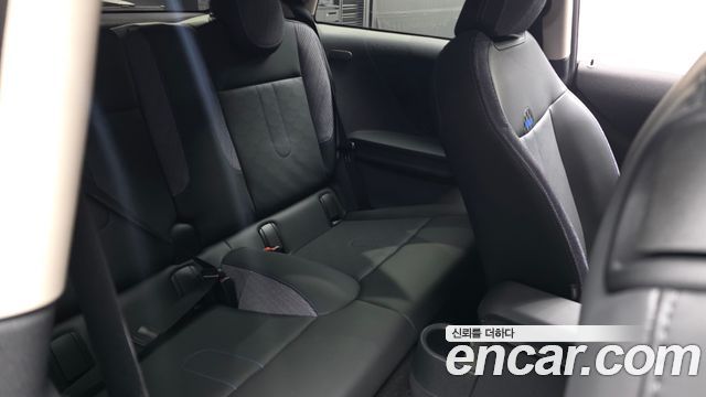 Mini Cooper 2025 — photo 11