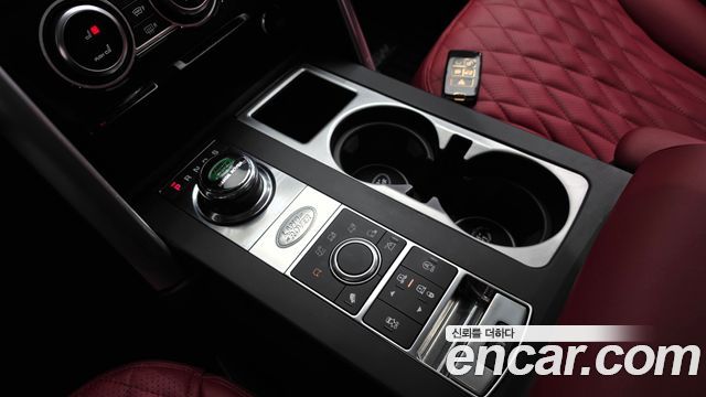 Land Rover Discovery 2019 — photo 12