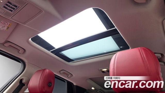 Land Rover Discovery 2019 — photo 22