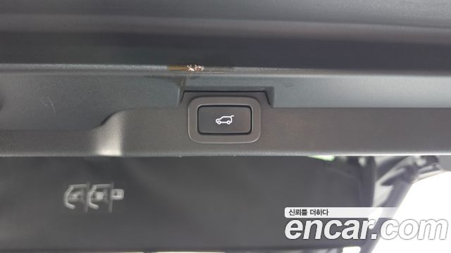 Land Rover Discovery 2019 — photo 23