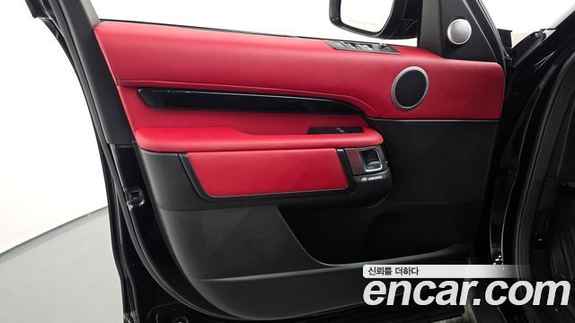 Land Rover Discovery 2019 — photo 14