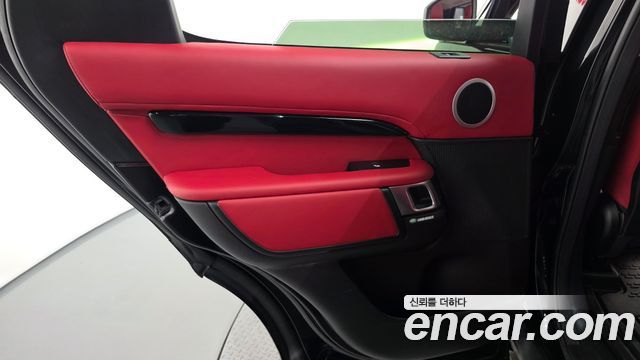 Land Rover Discovery 2019 — photo 15
