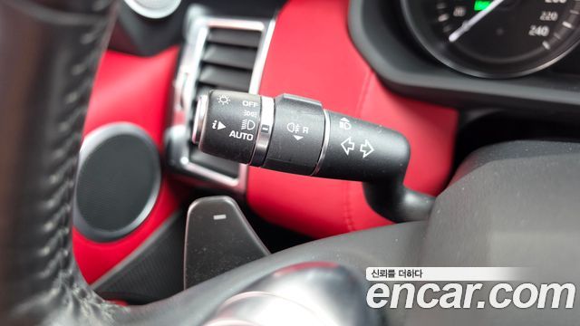 Land Rover Discovery 2019 — photo 30