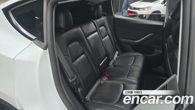Tesla Model Y 2024 — photo 12