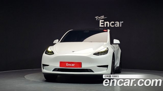 Tesla Model Y 2023 — photo 3