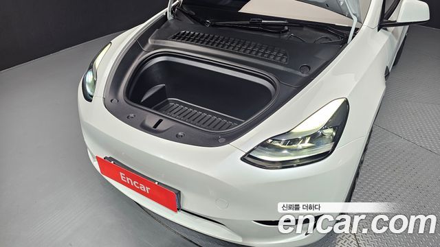 Tesla Model Y 2023 — photo 6