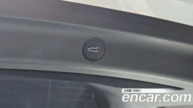 Tesla Model Y 2023 — photo 30