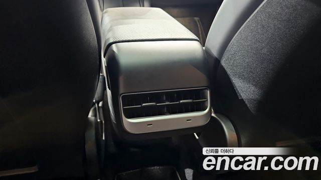 Tesla Model Y 2023 — photo 32