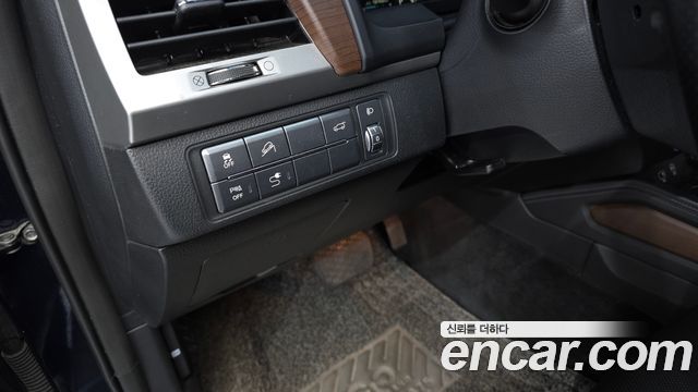 KG Mobility Rexton 2018 — photo 20