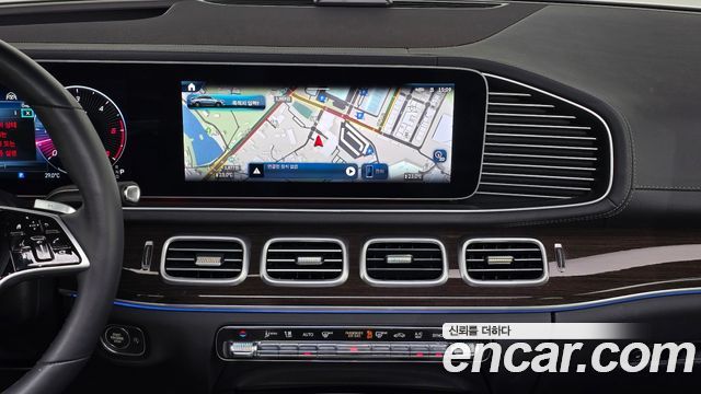 Mercedes-Benz GLE-Class 2026 — photo 17