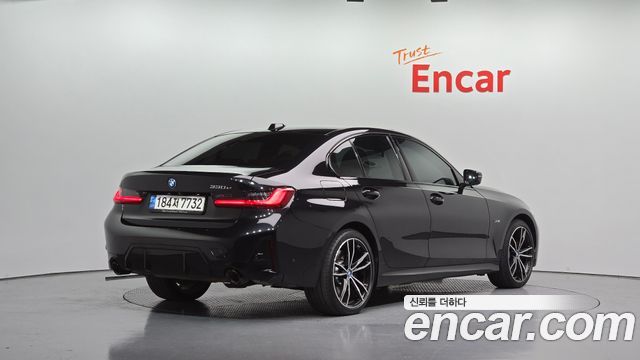 BMW 3-Series 2023 — photo 2