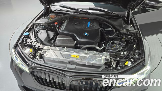 BMW 3-Series 2023 — photo 6