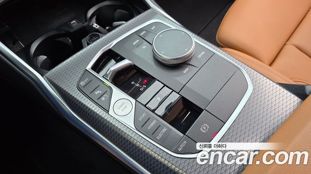 BMW 3-Series 2023 — photo 12