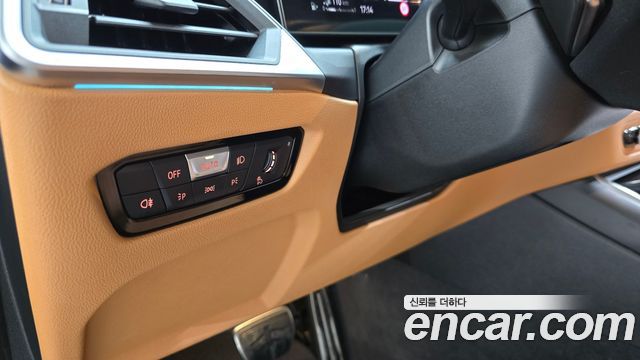 BMW 3-Series 2023 — photo 24