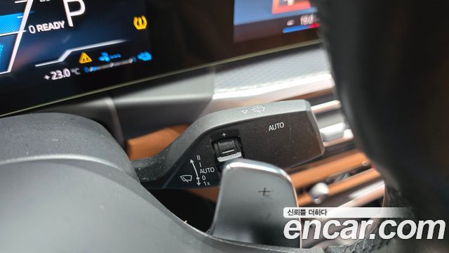 BMW 3-Series 2023 — photo 25