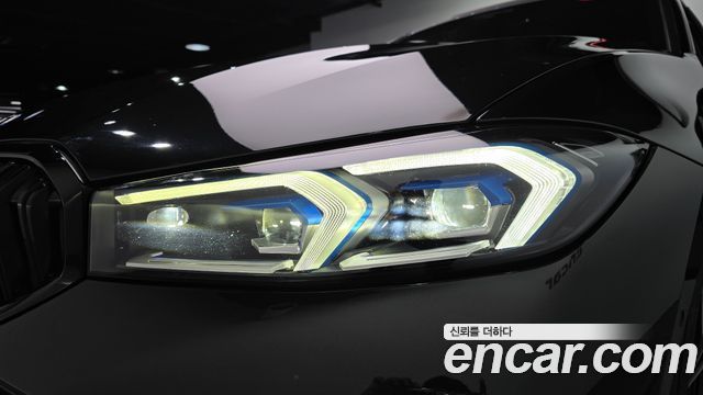 BMW 3-Series 2023 — photo 8
