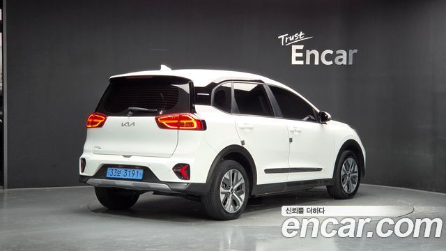 Kia Niro 2023 — photo 2